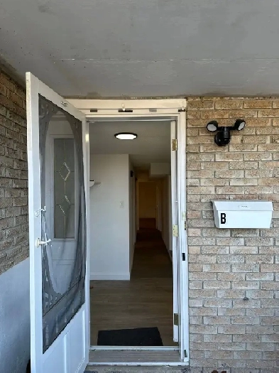 Walkout basement for rent Image# 1