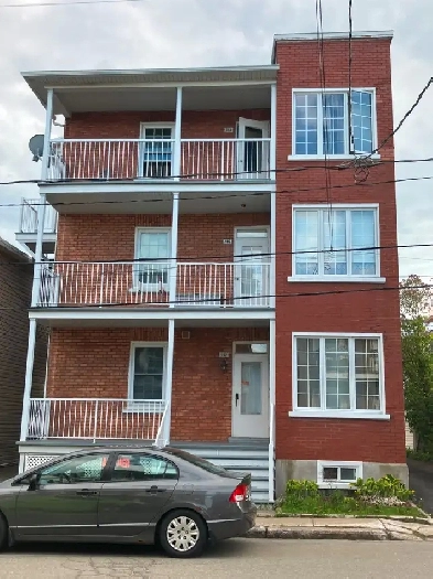 BEL et GRAND 5 ½, 113e rue Québec (Montmorency)DISPONIBLE E Image# 3