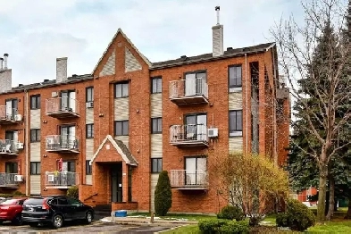 Condo 41/2 Bord du Lac Electros inclus Image# 2