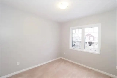 3 bedroom 3.5 bathroom available for rent Image# 1