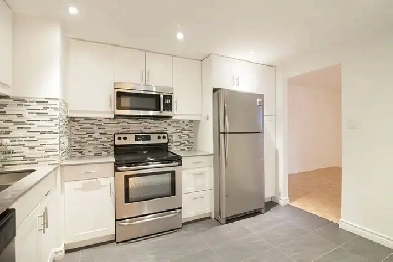 Westmount, 1300 SFT, 2 balconies, pool, gym, sauna - ID 2887 Image# 1