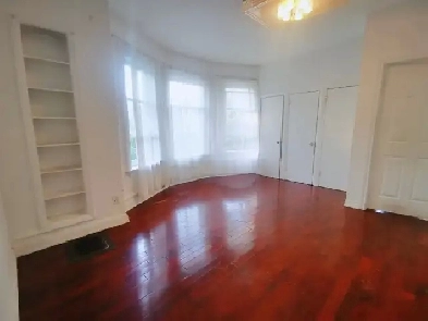 2 1 bedroom for rent good location close 401 /400 Image# 2