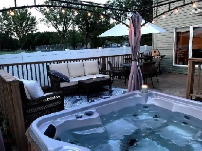 NAIT: 1 room in furnished house hot tub utilities included Image# 5