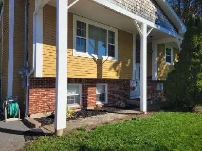 3 bedroom duplex (upper) available July 1st Image# 5