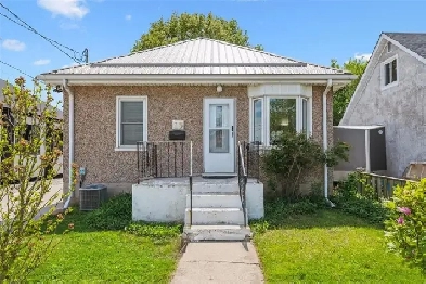 Updated 3-Bedroom Home with Backyard Oasis in Cambridge Image# 8