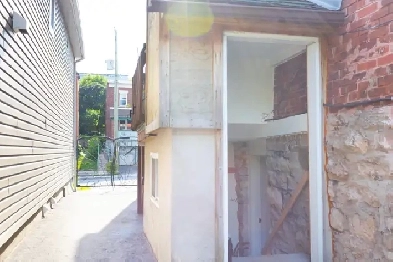 Charming 1-Bedroom Basement Apartment in Sandy Hill – Ideal for Image# 5