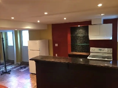 ALL INCLUSIVE Beautifully Renovated Bright Brampton – 1 Image# 8