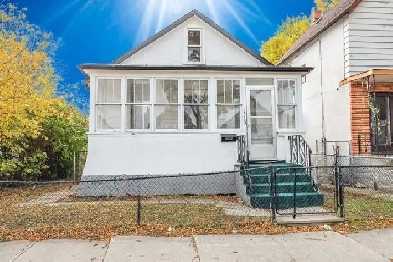 Newly Renovated 2-Bedroom house for Rent – move in ready Image# 2