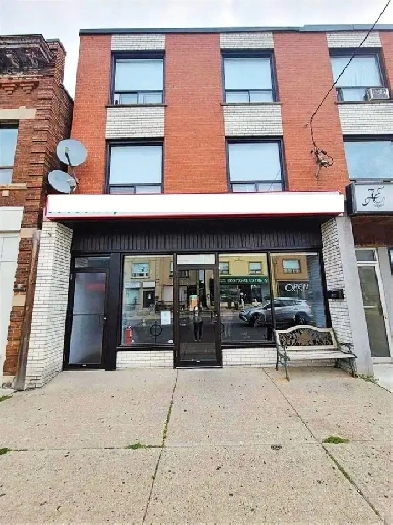 FOR RENT: Spacious 3-Bedroom Unit in Toronto – Prime Location! Image# 4