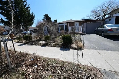 Amazing - House For Rent In Scarborough Image# 3