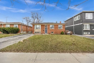 Amazing - House For Rent In Scarborough - Students/Professionals Image# 7