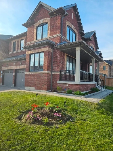 Renting 4 Bed Rooms and 4 Bath Home Image# 1