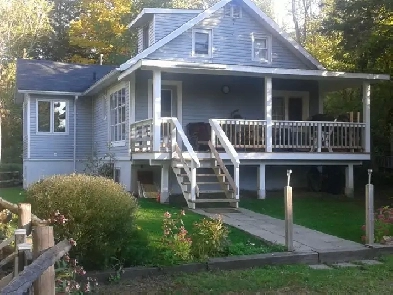 Waterfront house for rent in Arundel Image# 9