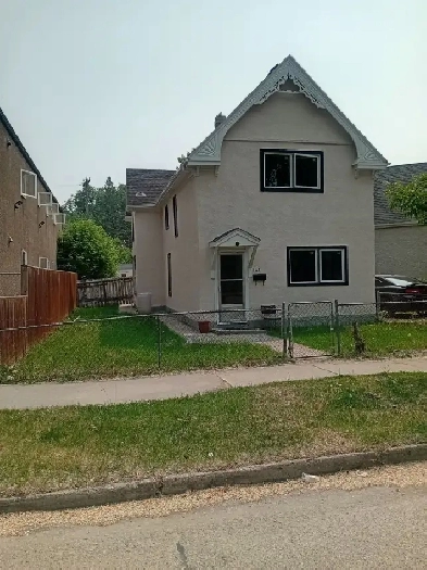 4 Bedroom House For Rent Image# 1