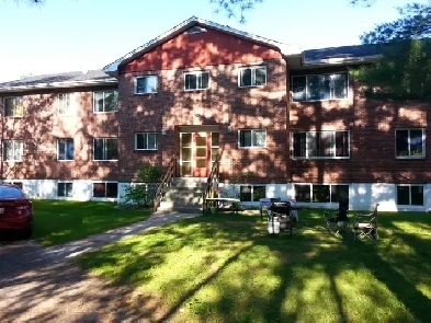 Large 2 Bedroom Apartment on 1617 Lincoln Road Image# 1