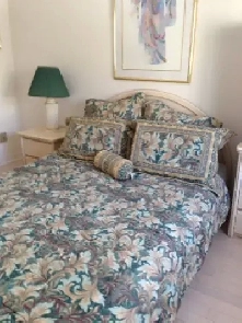 Large Queen Size Bedroom - Upper Level Image# 6