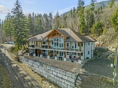 5694 Trans-Canada Hwy, Salmon Arm, BC Image# 1