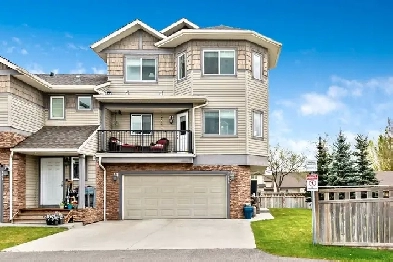1,900sf  3 bed, 2.5 bath EndUnit w/Double Garage! 30mins to YYC Image# 4