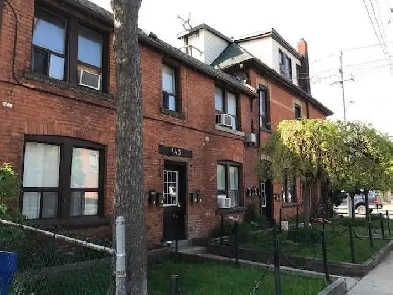 ( NEWLY renovated & trendy $1250 1 Bedroom apt.) Image# 1