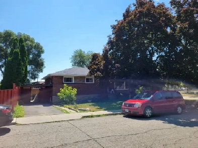 MOHAWK COLLEGE STUDENT RENTAL Image# 1