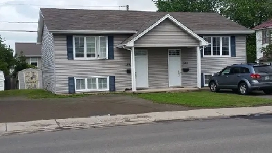 Semi-detached house for rent Image# 10