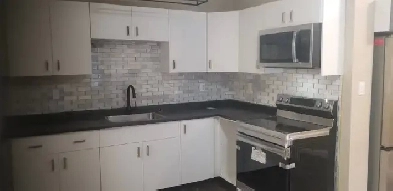 Huge completely renovated three bedroom apartment in Uptown Image# 1