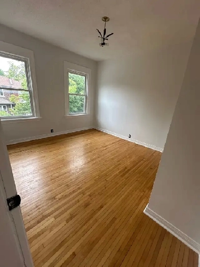 Kensington market upper unit Image# 3