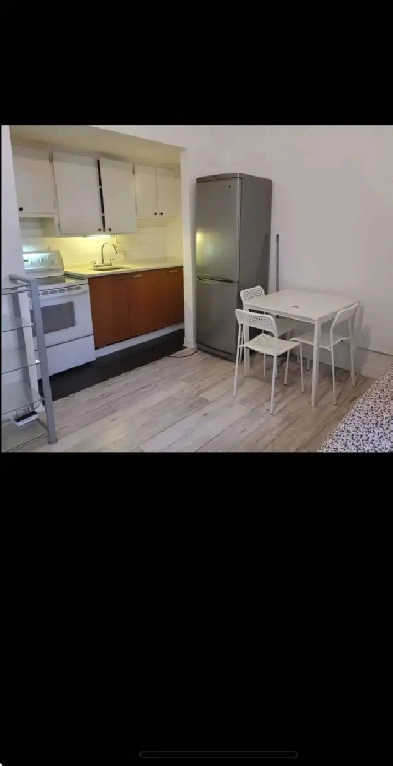 Studio à 5 min métro Vandome Image# 1