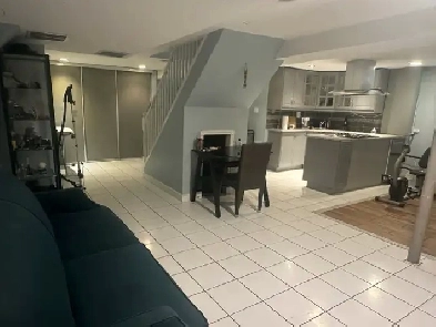 Room for two students available near Algonquin university Image# 1