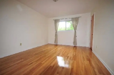 Ahuntsic (Domaine Saint-Sulpice) – 5½ Beau et grand Image# 1