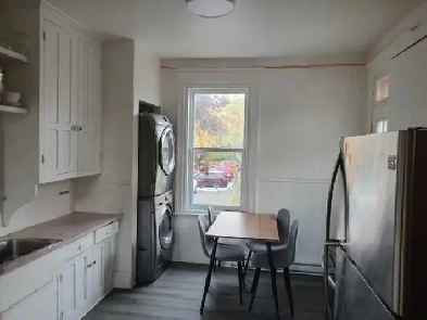 5  1/2 Lumineux à Louer pour juillet Image# 1