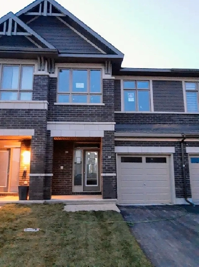 Beautiful 3 Bedroom Townhouse for Rent in Stittsville Image# 4