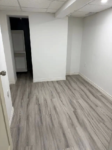 Newly Renovated 3-Bedroom Basement – Lawrence & Warden – Separat Image# 5