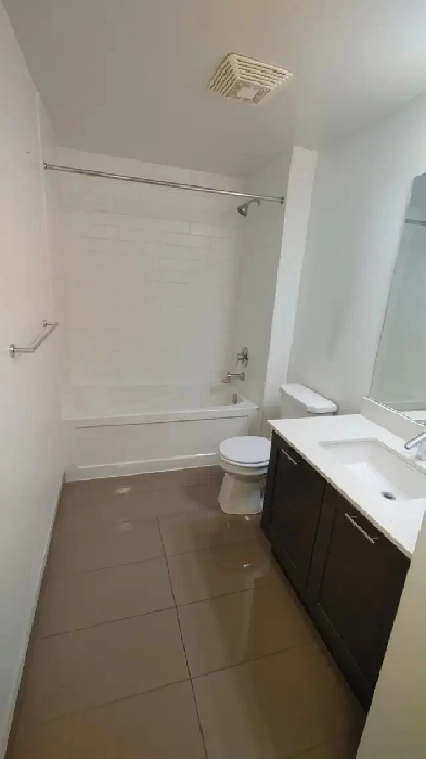 1 bedroom 1 washroom apartment in the lakeshore Etobicoke Image# 6