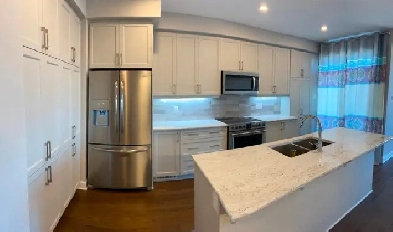 Beautiful 3 bedroom townhouse with lots of upgrades Image# 10