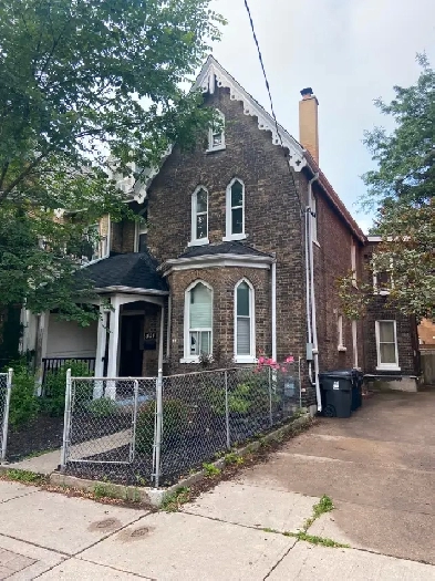 one bedroom in a house for rent Image# 1