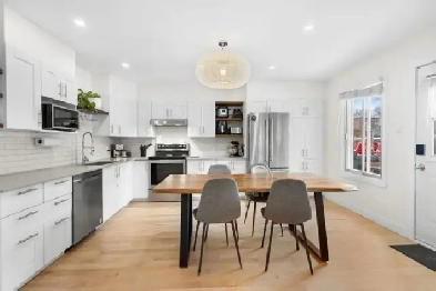 4 bed 2 bath with bachelor, yard and parking | Villeray Image# 10