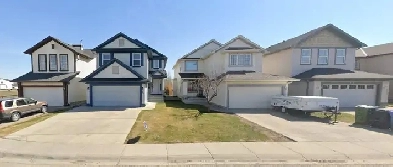 Cozy 4 Bedroom House Attached Garage - NE Image# 4