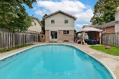 Upgraded family home in Whitby~! Image# 7