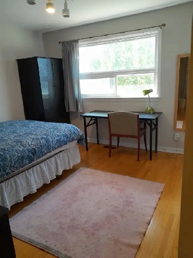 The private day room with its own bathroom Image# 3