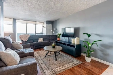 3 Bedroom Penthouse Condo in Waterloo Image# 2