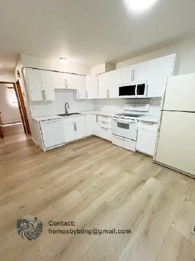 Stunning 1-Bed/1-Bath Apartment with private Garage in Glendale Image# 4