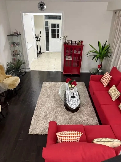 4 Beds FURNISHED Gorgeous Detached Home AVAILABLE for JULY - AUG Image# 1
