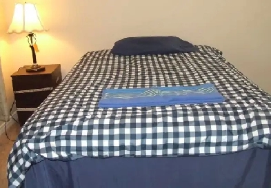 Room for Rent with ensuite bathroom monthly basis Image# 1