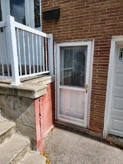 Lower Level apartment  Available  (North York) Image# 4