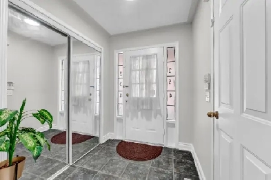 RENT FULL TOWN HOUSE Image# 1