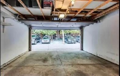 Downtown Garage Parking Image# 1