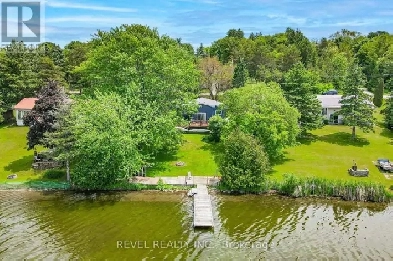 ~~~Fabulous Lakefront Bungalow~~~ Image# 2