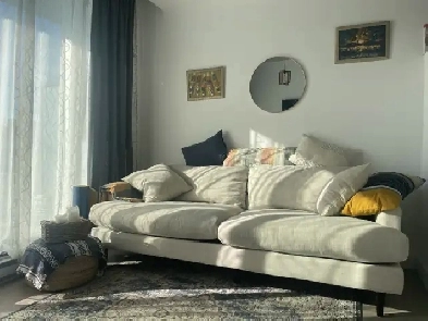 Rent: Modern Studio Condo: 200 boul. Marcel-Laurin, St-Laurent Image# 1