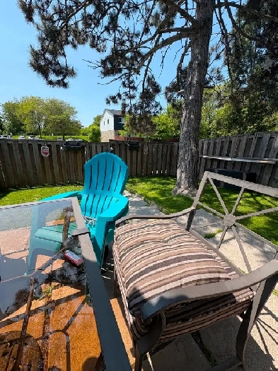 Room for rent in townhouse. Oshawa close to Oshawa center. Image# 1